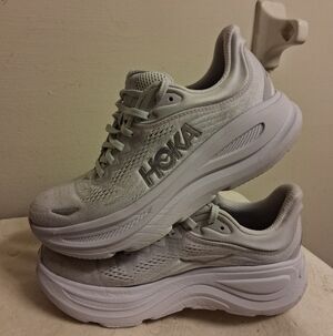 HOKA Bondi 9 Women's White Running Shoes Size 7.5